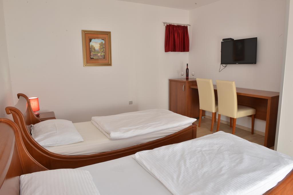 Apartment And Rooms In Club Indija Exteriér fotografie