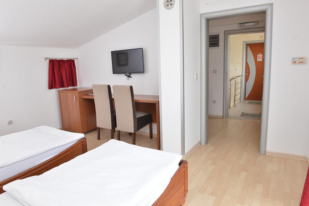 Apartment And Rooms In Club Indija Exteriér fotografie