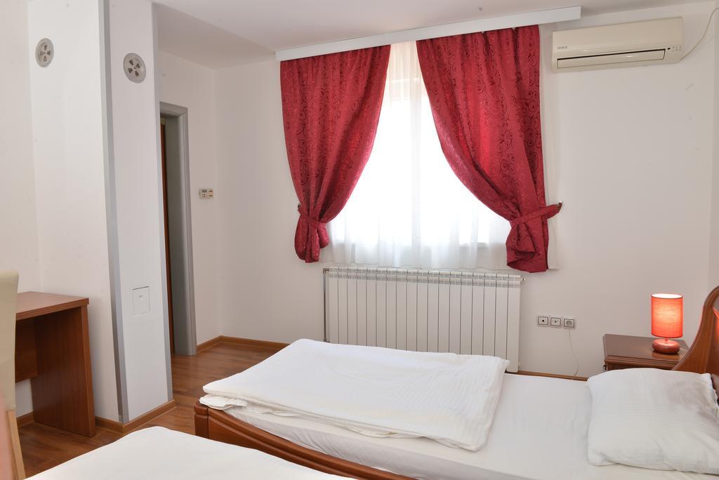 Apartment And Rooms In Club Indija Exteriér fotografie